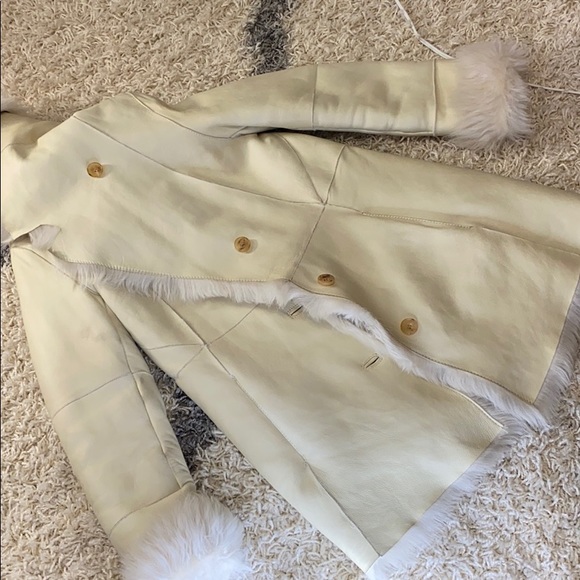 Beautiful leather/ shearling winter coat - Picture 5 of 15